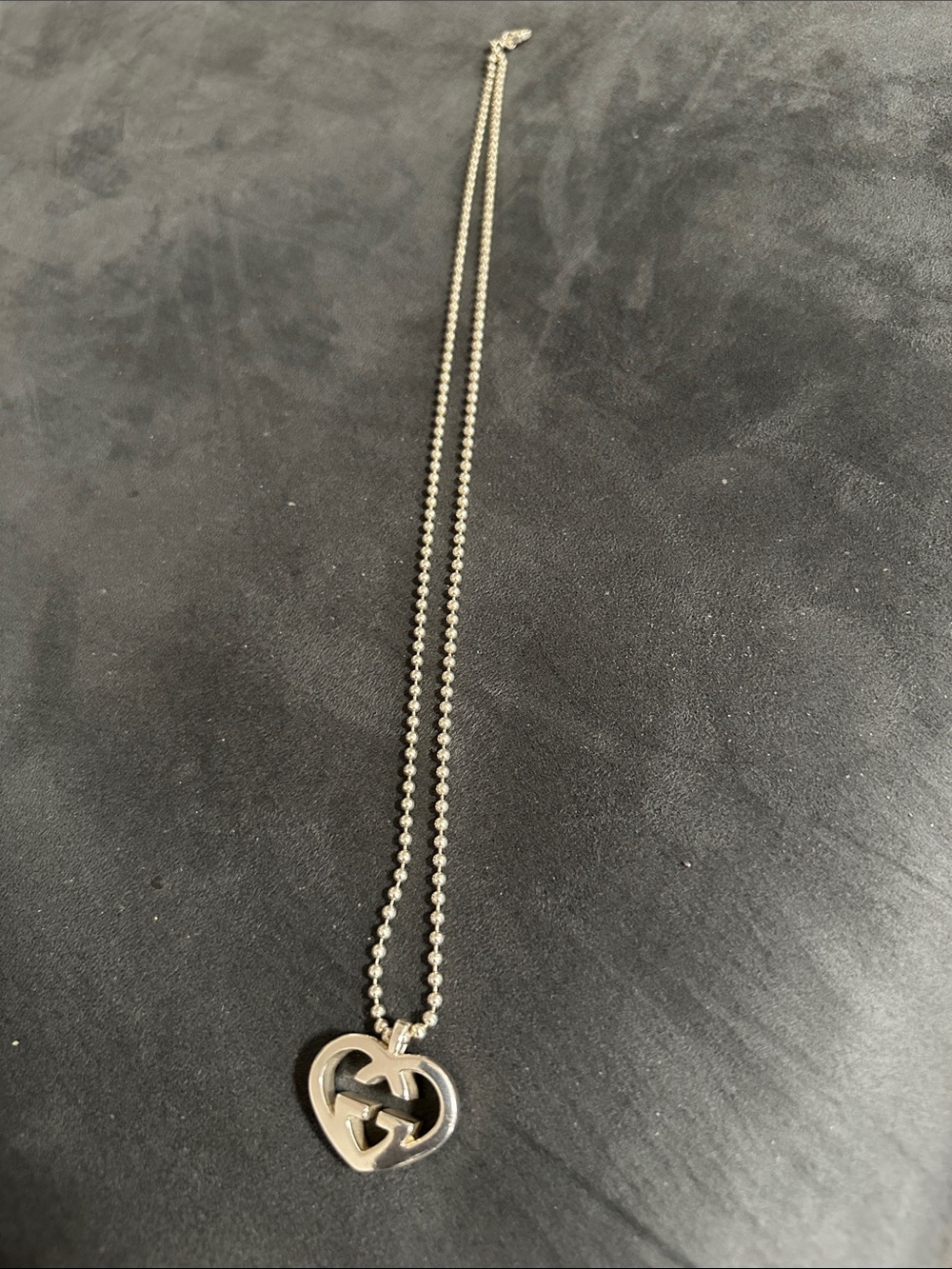 Gucci Silver Heart Pendant Necklace with Interlocking G PREOWNED - Picture 5 of 11